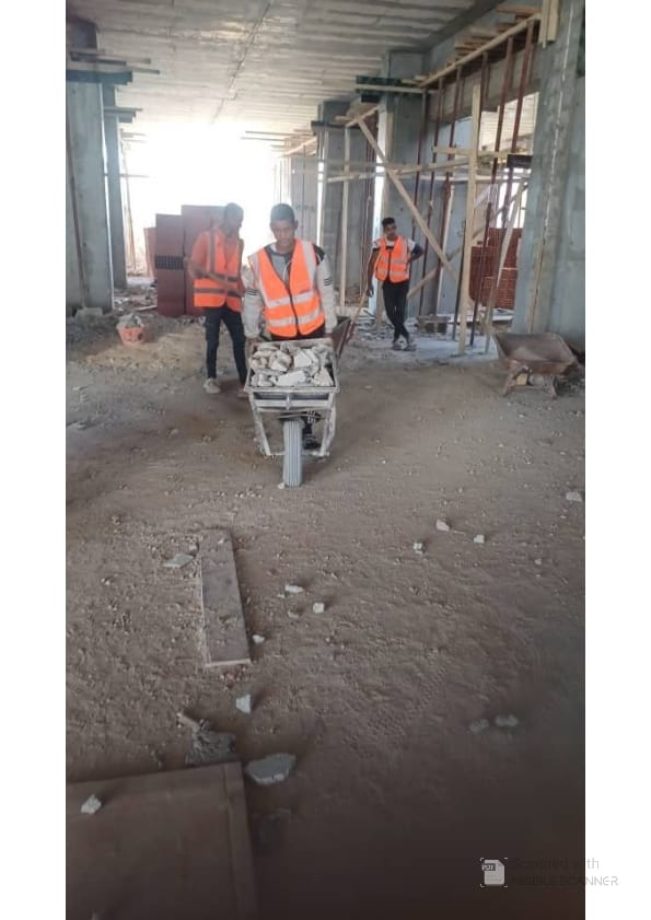 موقع إنشائي أثناء التنفيذ